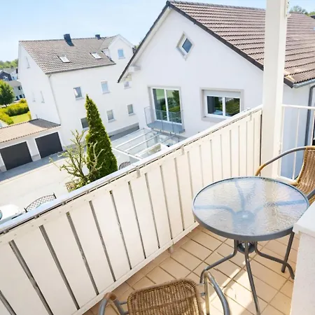 Leta Homes - Zentrale, Moderne Wohlfuehlwohnung Mit Flexiblem, Kontaktlosem Zugang & Eigenen Parkplaetzen Plattling