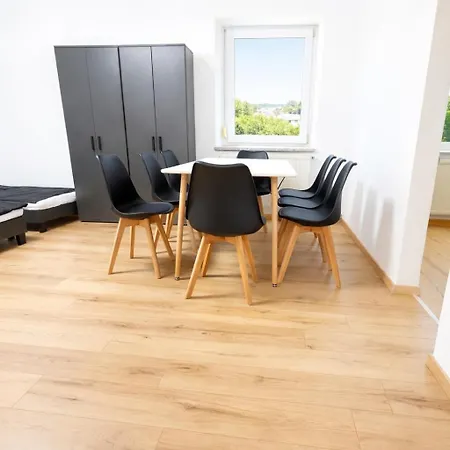 Leta Homes - Zentrale, Moderne Wohlfuehlwohnung Mit Flexiblem, Kontaktlosem Zugang & Eigenen Parkplaetzen 普拉特灵