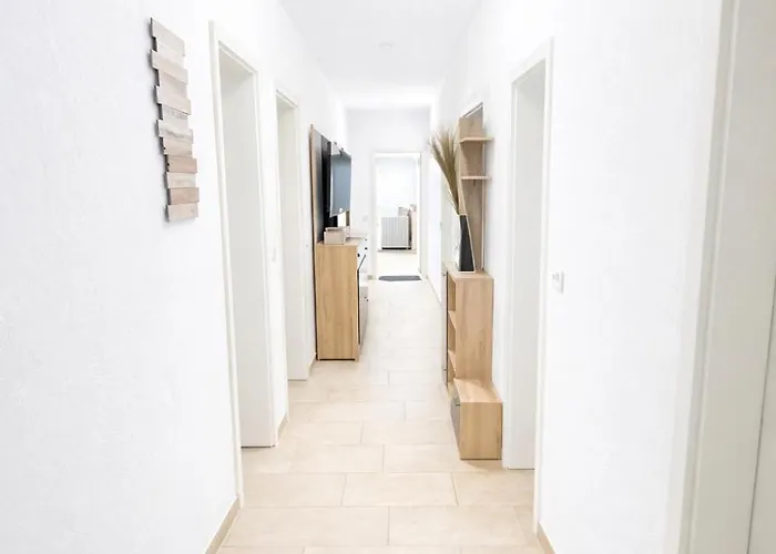 公寓 Leta Homes - Zentrale, Moderne Wohlfuehlwohnung Mit Flexiblem, Kontaktlosem Zugang & Eigenen Parkplaetzen 普拉特灵